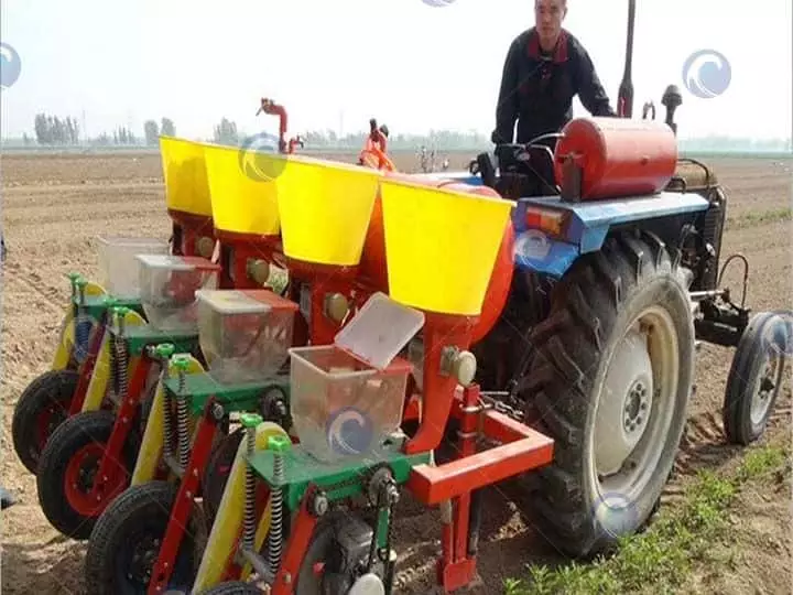 The Working Picture Of 4 Row Corn Seeding Machine